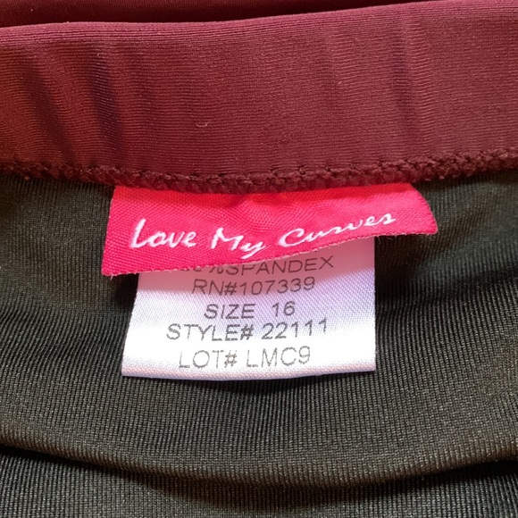 Love my curves Burgundy swimsuit. NWT sz 16 - Picture 4 of 6